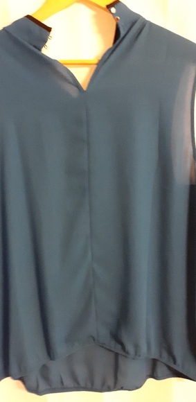 Blue sleeveless top with front ruffle - Picture 3 of 4